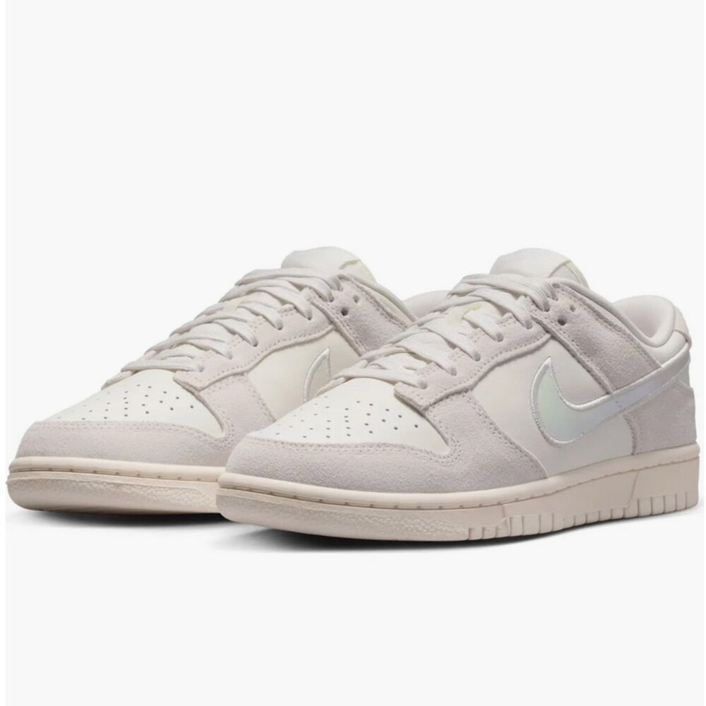 NWOT Nike Dunk Low Sneakers